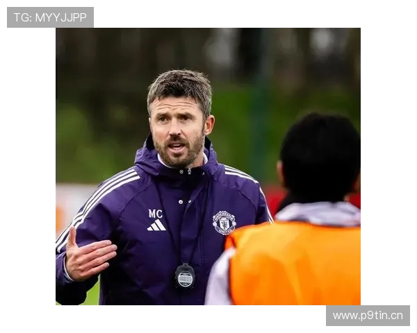 卡里克现身曼城青训观德比儿子战 卡里克现身曼城青训观德比儿子战